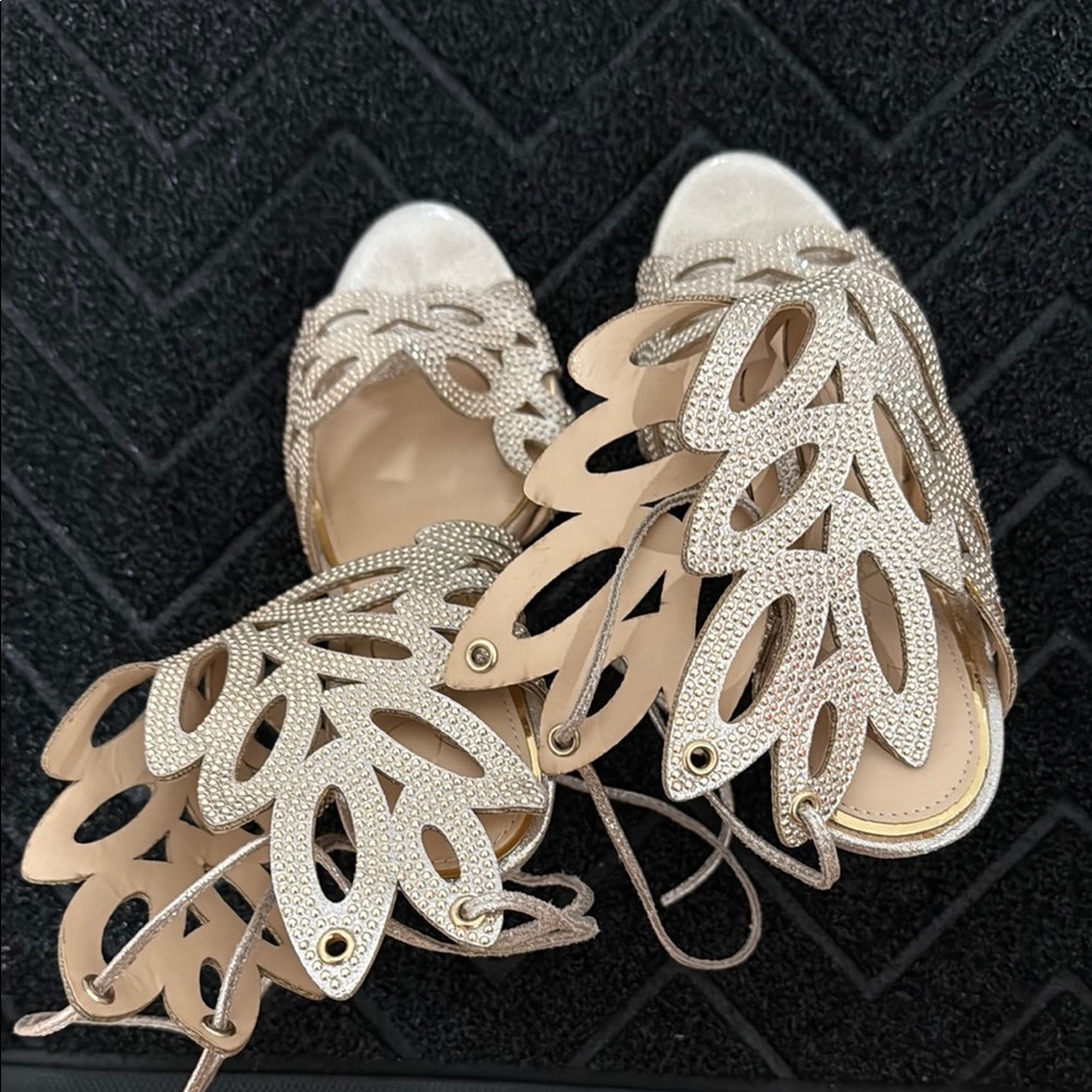 Elegant Cream and Gold Women's Shoes